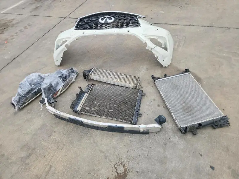 2018 INFINITI QX30 BASE  