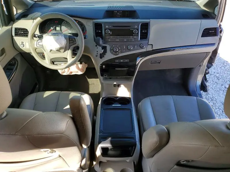 2012 TOYOTA SIENNA LE 8-PASSENGER  