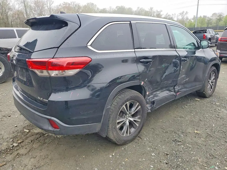 2017 TOYOTA HIGHLANDER XLE  