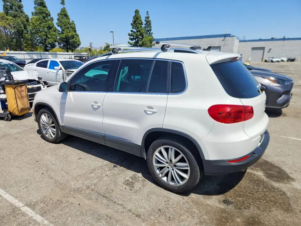 2014 VOLKSWAGEN TIGUAN S  