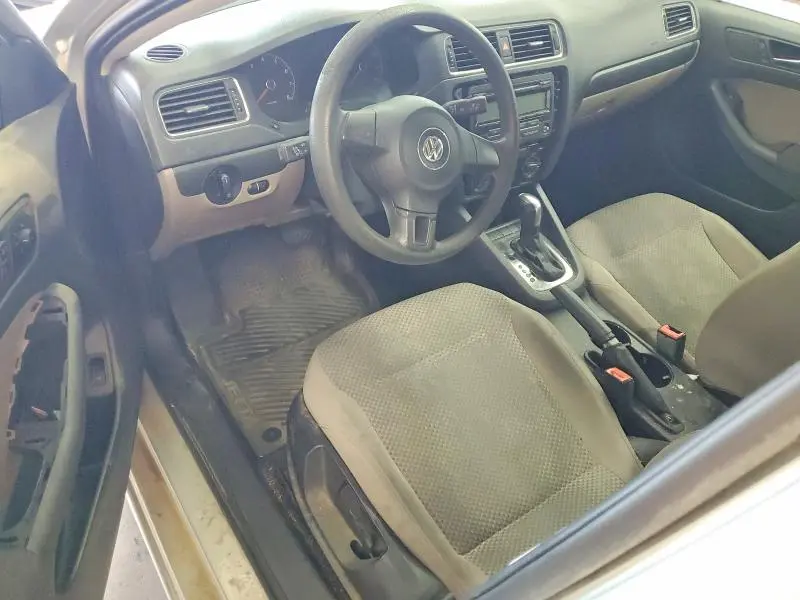 2011 VOLKSWAGEN JETTA BASE  