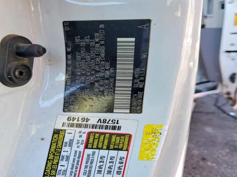 2014 TOYOTA SIENNA LE  