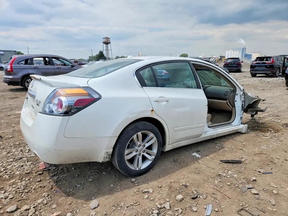 2010 NISSAN ALTIMA SR  