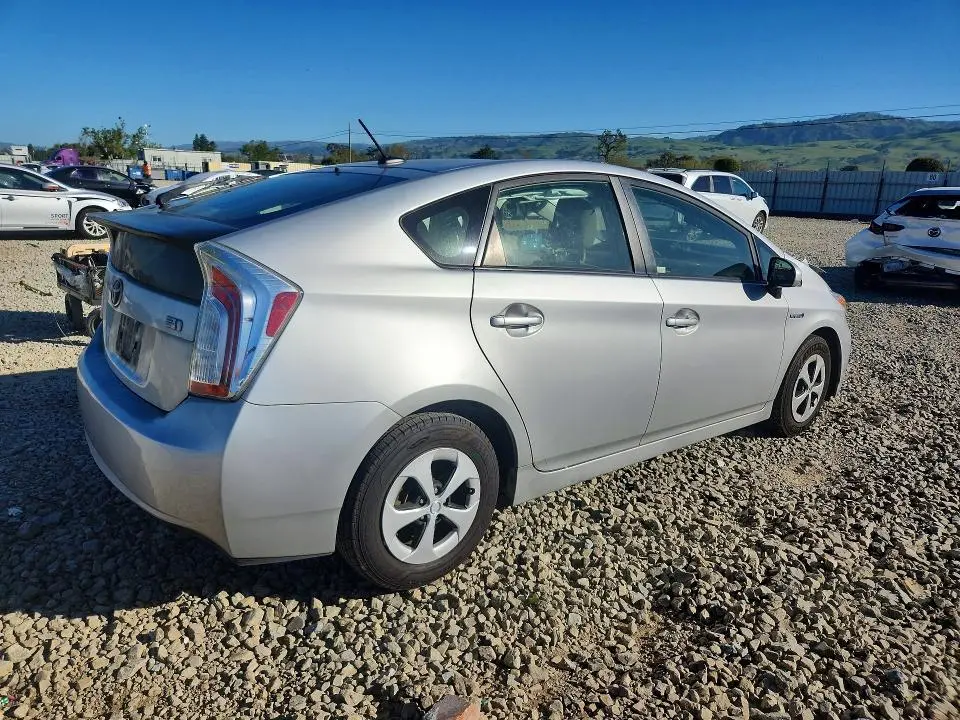 2014 TOYOTA PRIUS THREE  