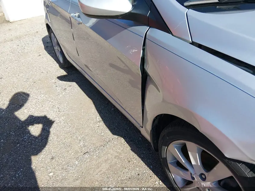 2012 HYUNDAI ACCENT GLS