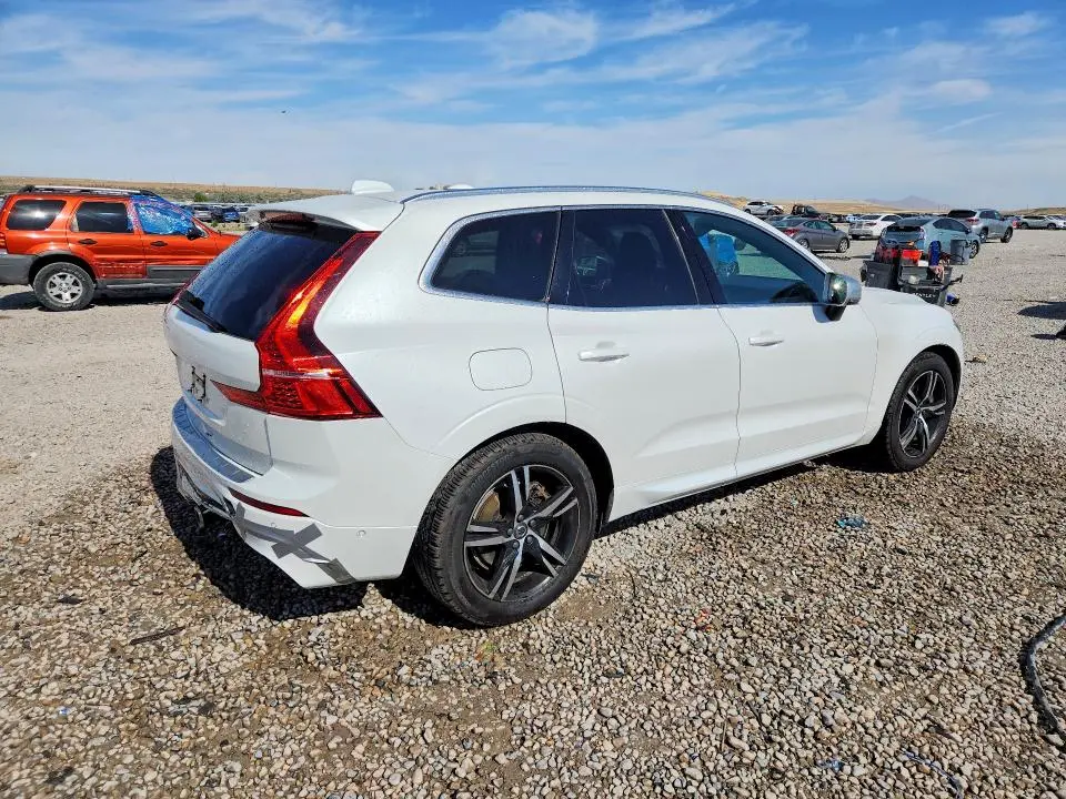 2018 VOLVO XC60 T6 R-DESIGN  
