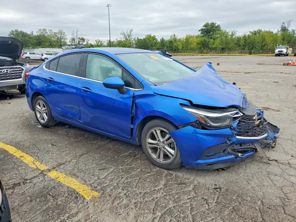 2017 CHEVROLET CRUZE LT  
