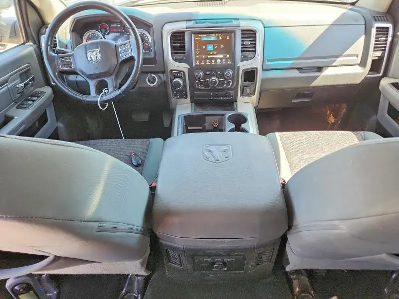 2015 RAM 1500 SLT  