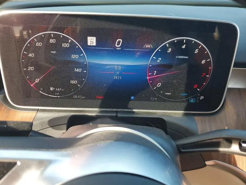 2025 MERCEDES-BENZ C 300  