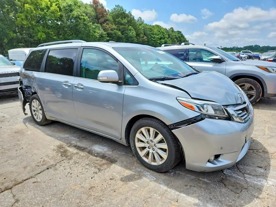 2015 TOYOTA SIENNA LIMITED PREMIUM 7-PASSENGER  