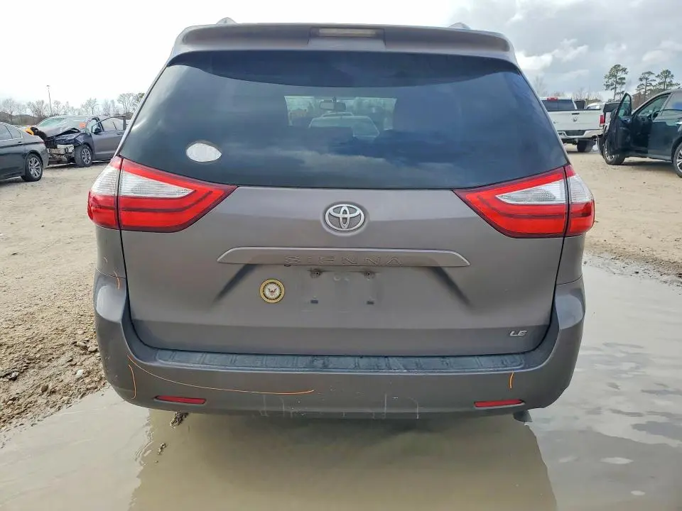 2016 TOYOTA SIENNA LE 8 PASSENGER  