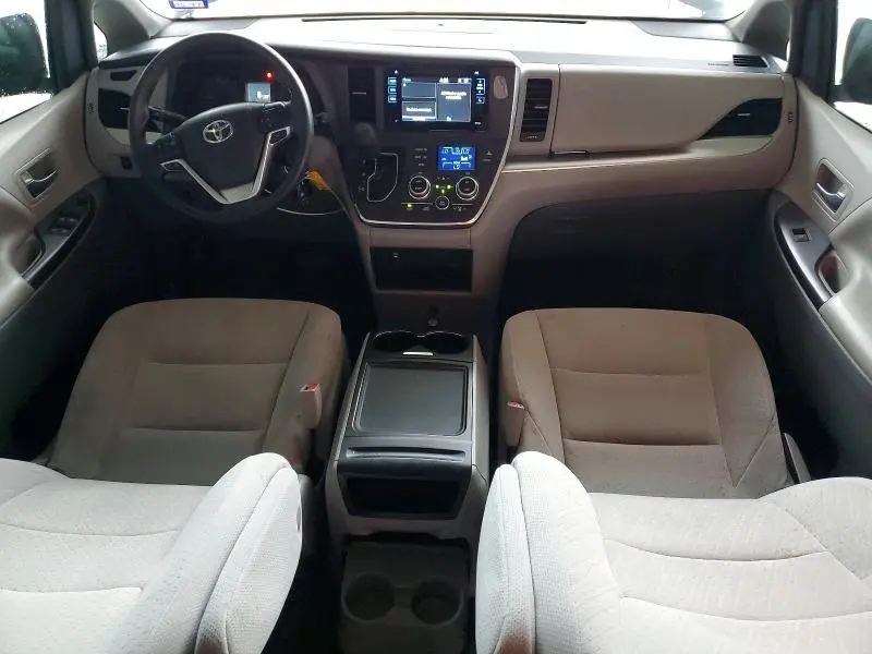 2015 TOYOTA SIENNA LE  