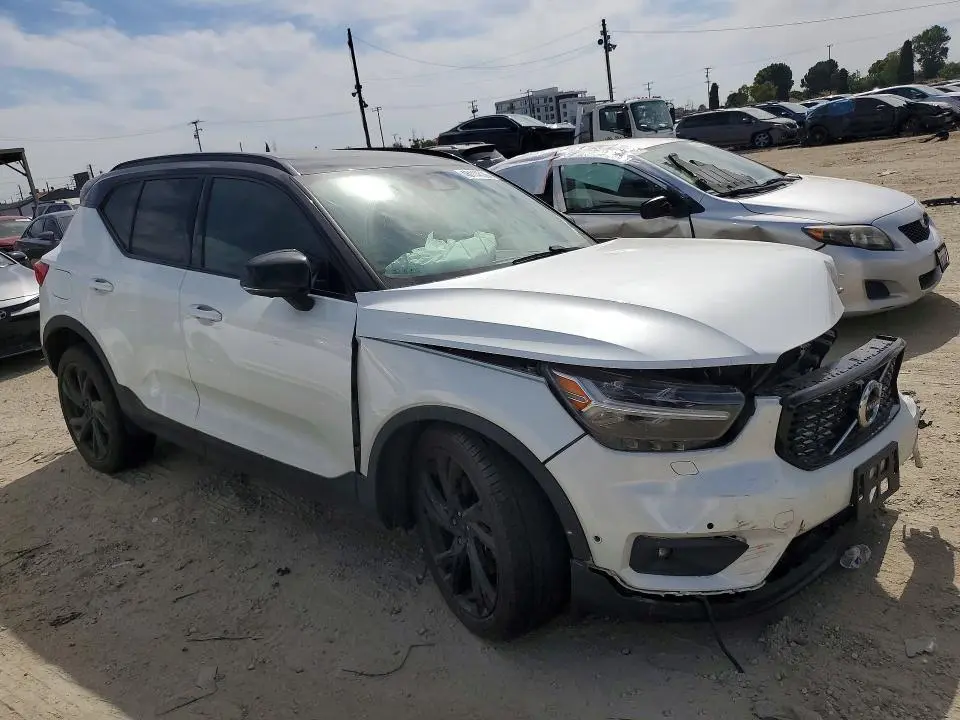 2019 VOLVO XC40 T5 R-DESIGN  