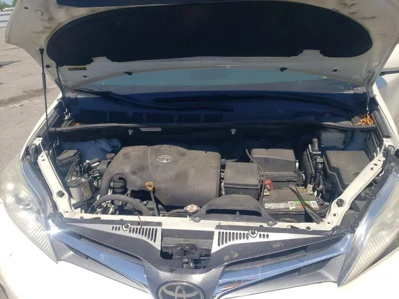 2018 TOYOTA SIENNA XLE 8-PASSENGER  