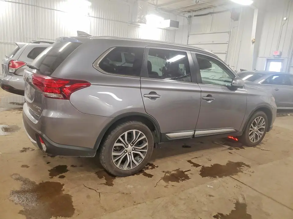 2017 MITSUBISHI OUTLANDER SE  