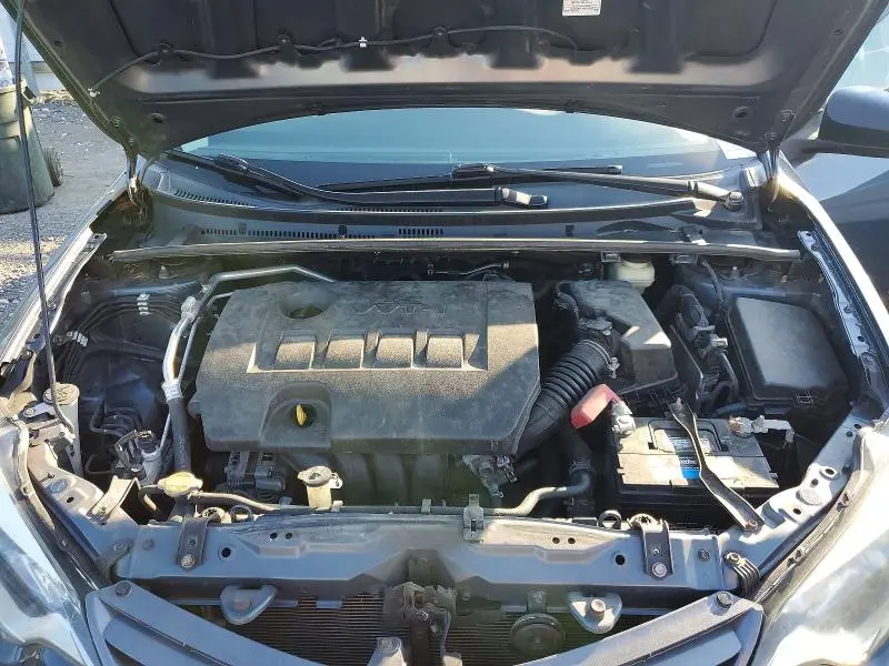 2015 TOYOTA COROLLA LE PLUS  