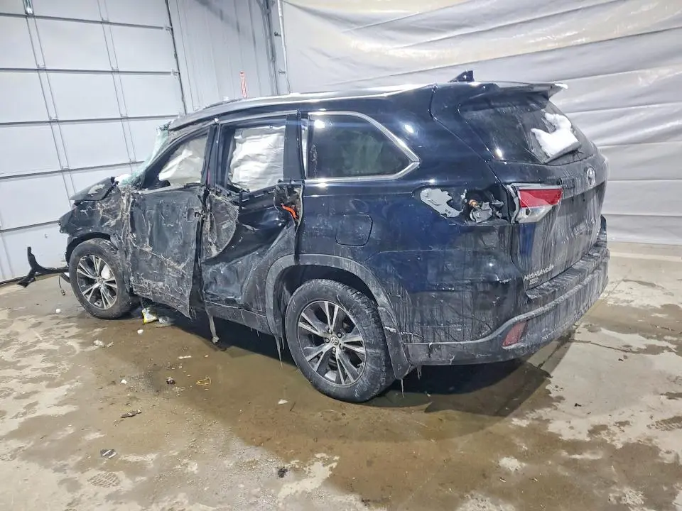 2016 TOYOTA HIGHLANDER XLE  