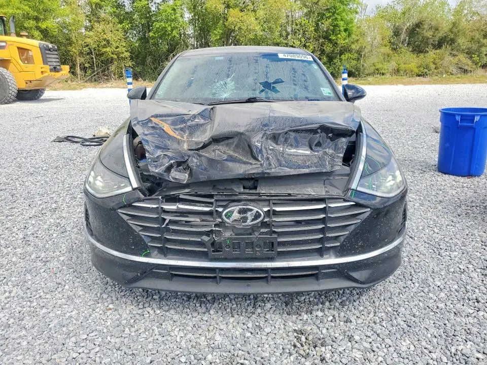 2023 HYUNDAI SONATA SE  