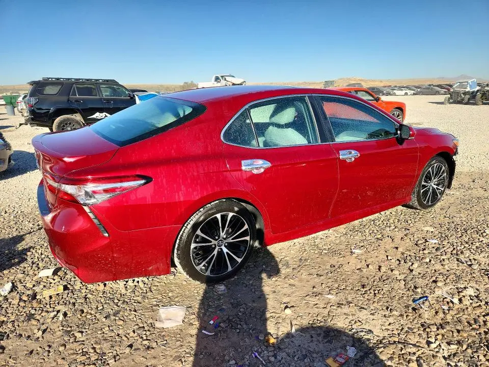 2018 TOYOTA CAMRY SE  