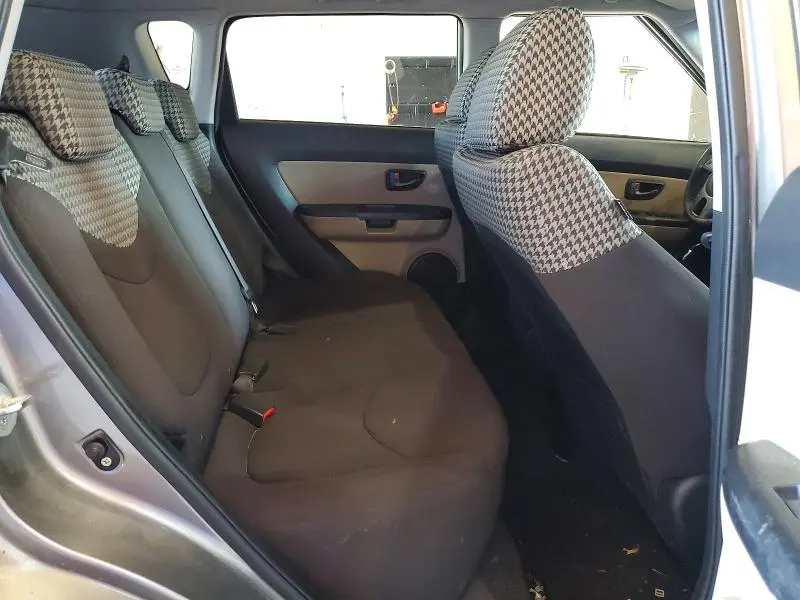 2010 KIA SOUL +  