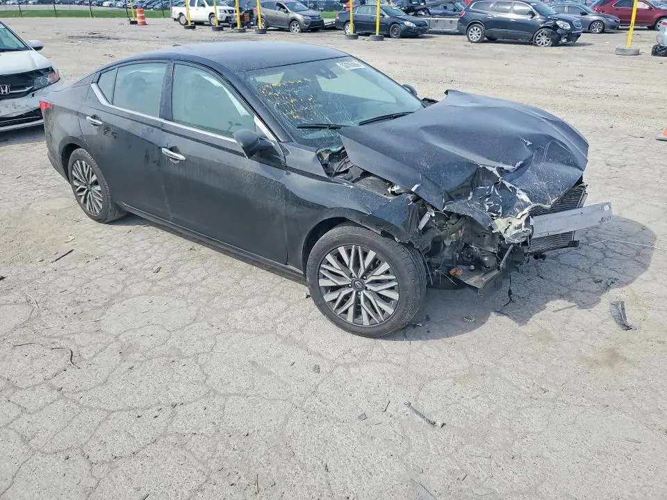 2024 NISSAN ALTIMA SV  