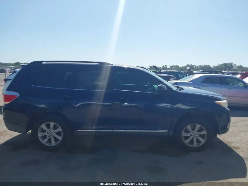2011 TOYOTA HIGHLANDER SE V6