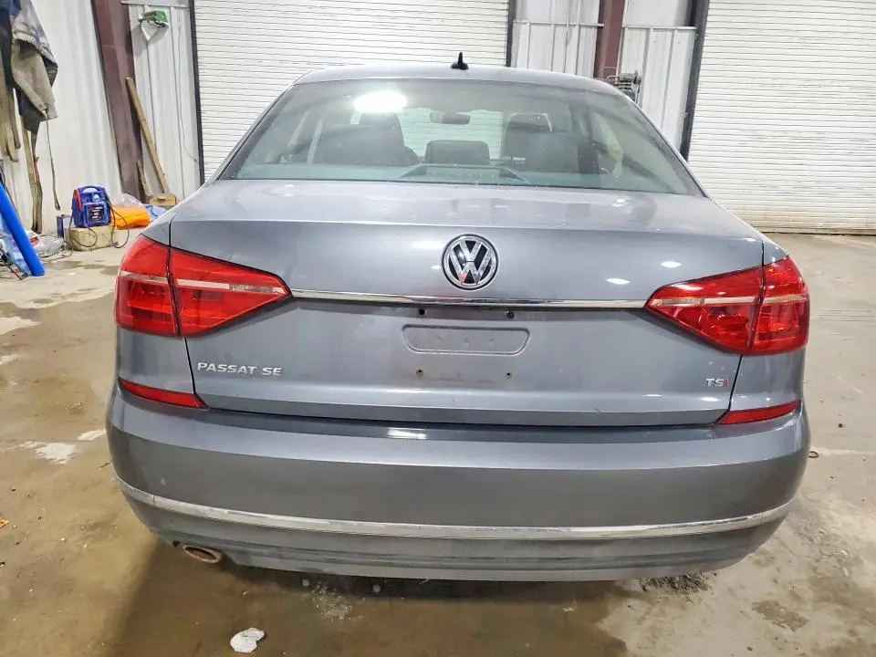 2016 VOLKSWAGEN PASSAT   
