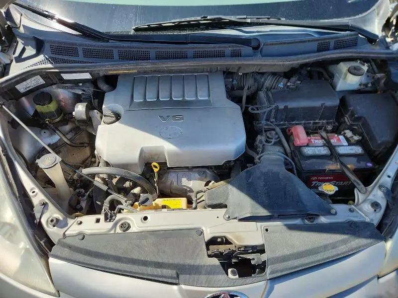 2010 TOYOTA SIENNA LE 7-PASSENGER  