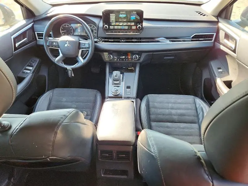 2022 MITSUBISHI OUTLANDER SE  