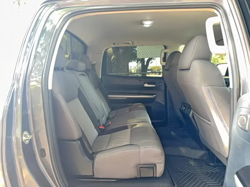 2016 TOYOTA TUNDRA CREWMAX SR5  
