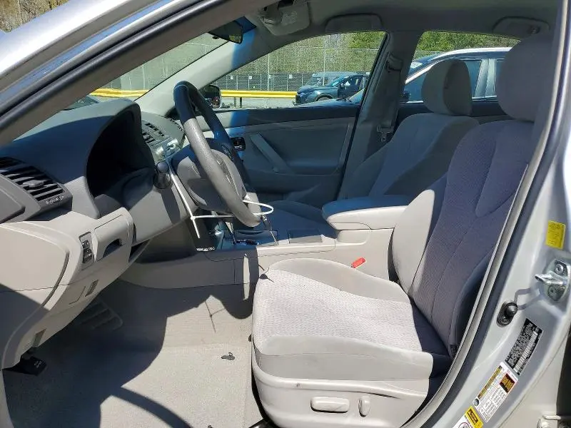 2011 TOYOTA CAMRY LE V6  