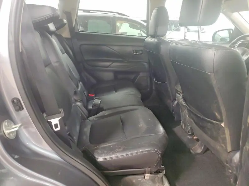 2017 MITSUBISHI OUTLANDER SE  