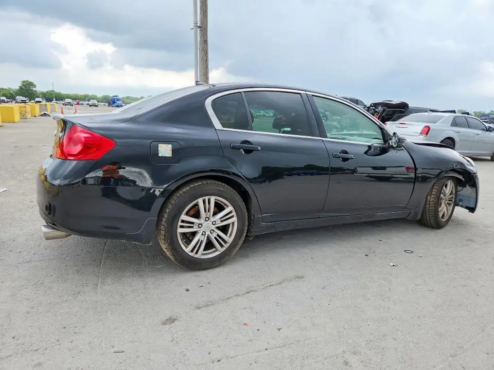 2015 INFINITI Q40 BASE  