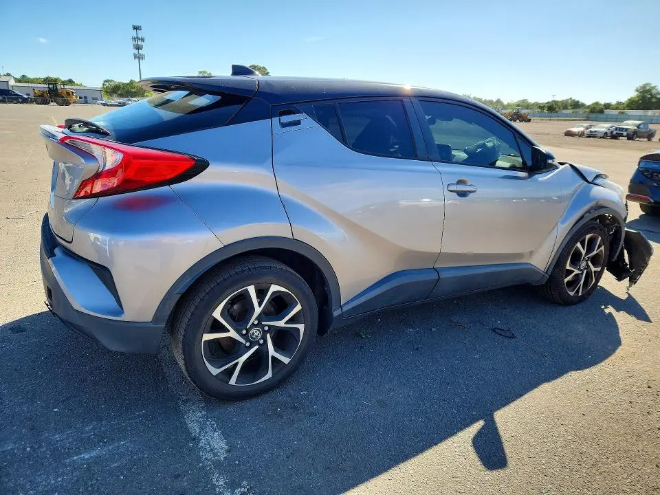 2019 TOYOTA C-HR XLE  