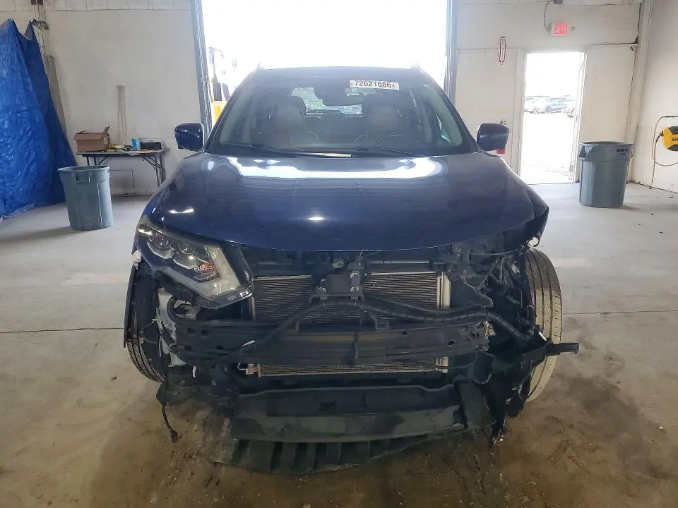 2017 NISSAN ROGUE SL  