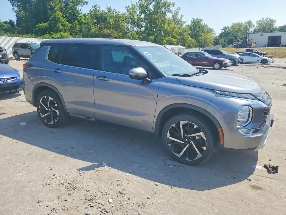 2022 MITSUBISHI OUTLANDER SE  
