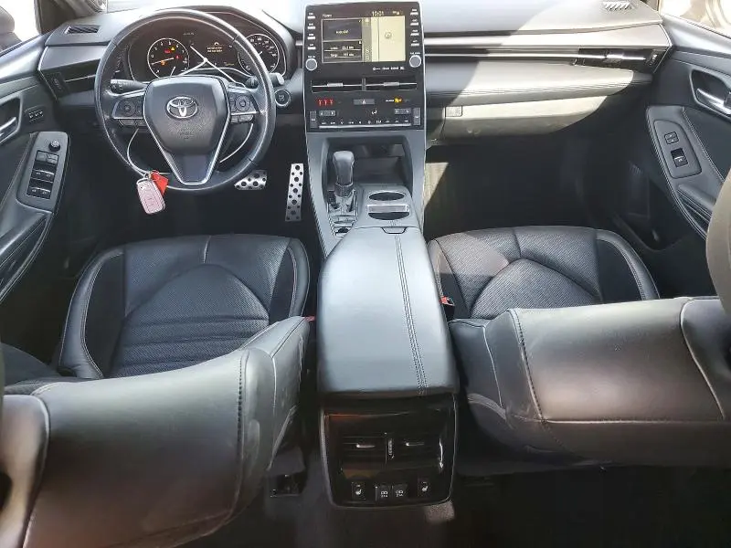 2019 TOYOTA AVALON XLE  