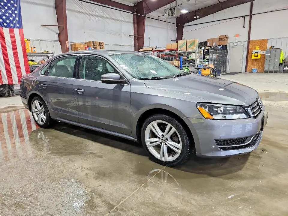 2014 VOLKSWAGEN PASSAT SE  