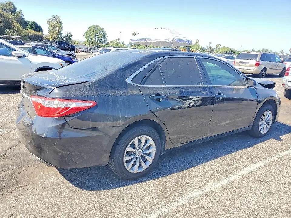 2016 TOYOTA CAMRY LE  