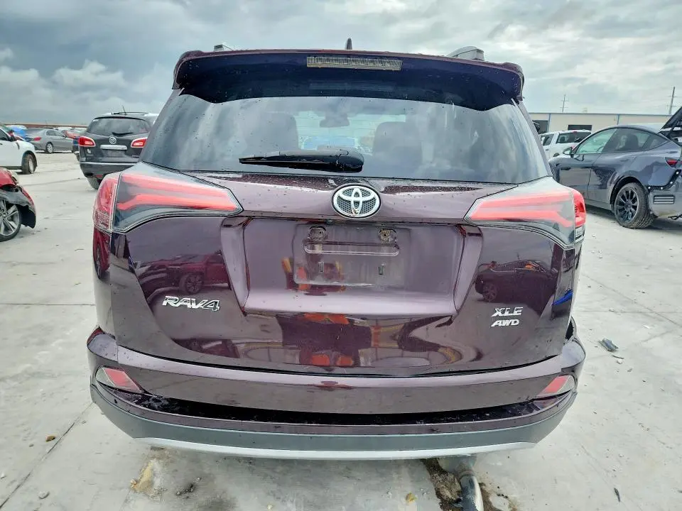2018 TOYOTA RAV4 XLE  