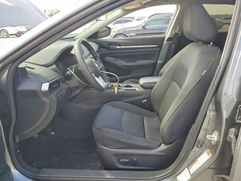 2022 NISSAN ALTIMA SV  