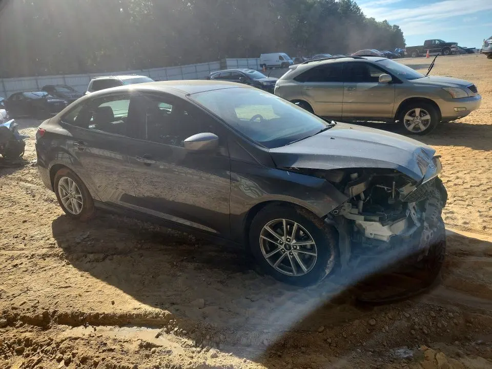 2018 FORD FOCUS SE  