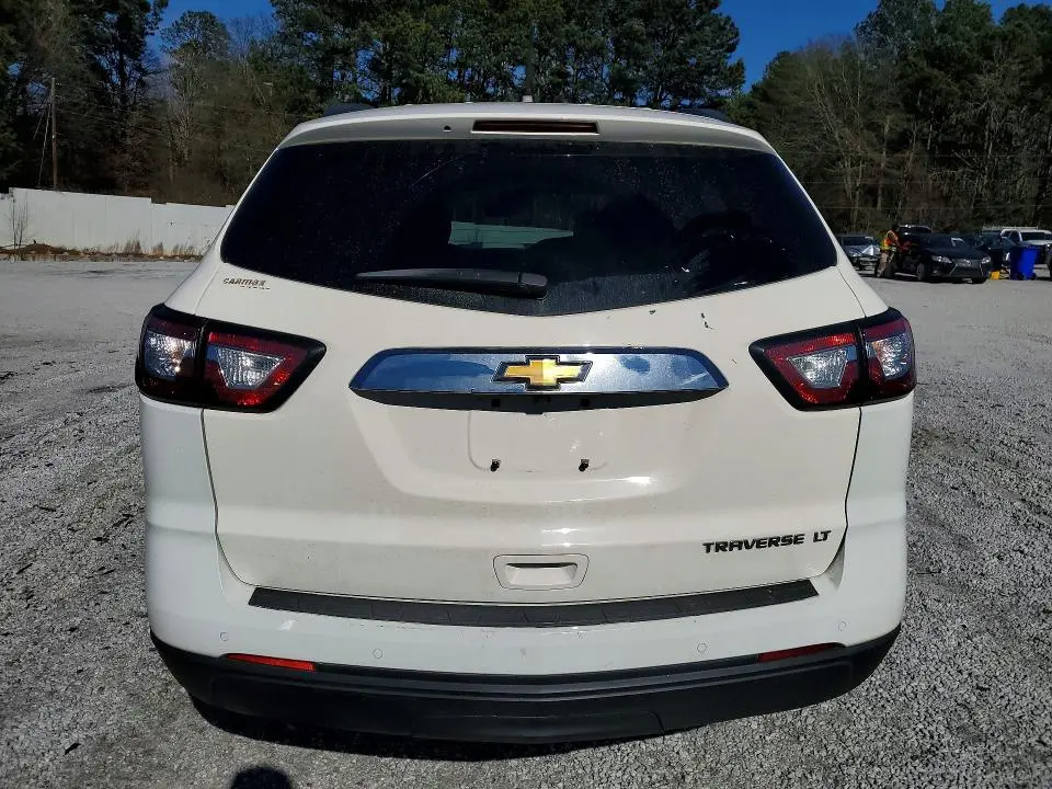 2015 CHEVROLET TRAVERSE LT  