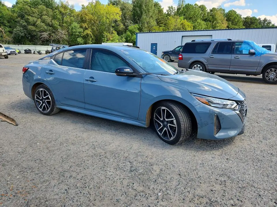 2025 NISSAN SENTRA SR  