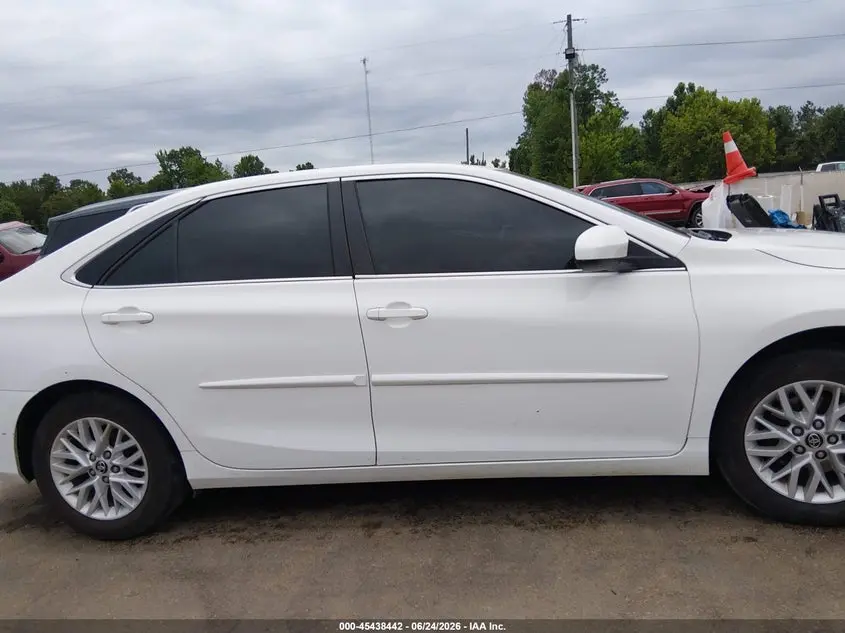 2016 TOYOTA CAMRY LE