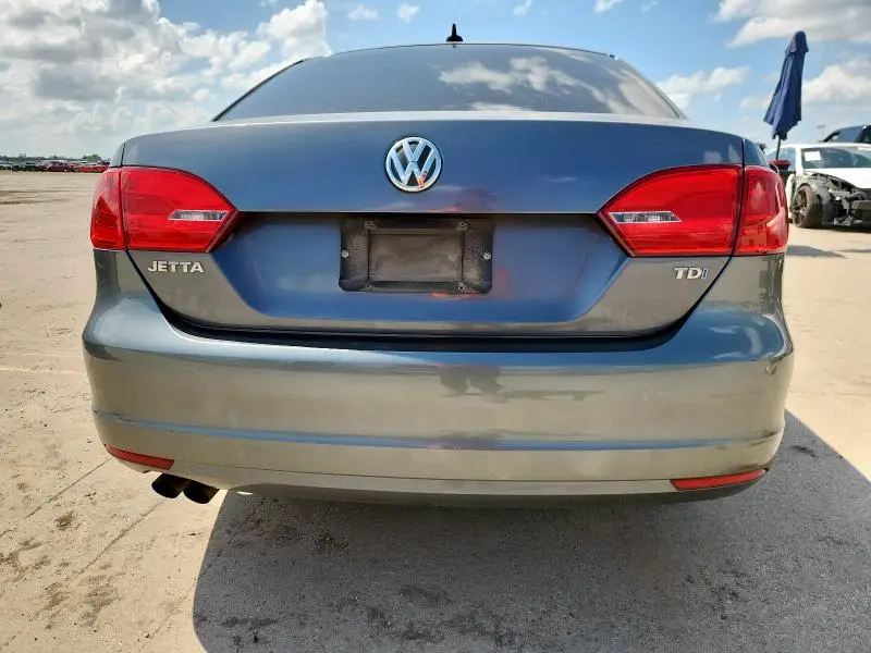2013 VOLKSWAGEN JETTA TDI  