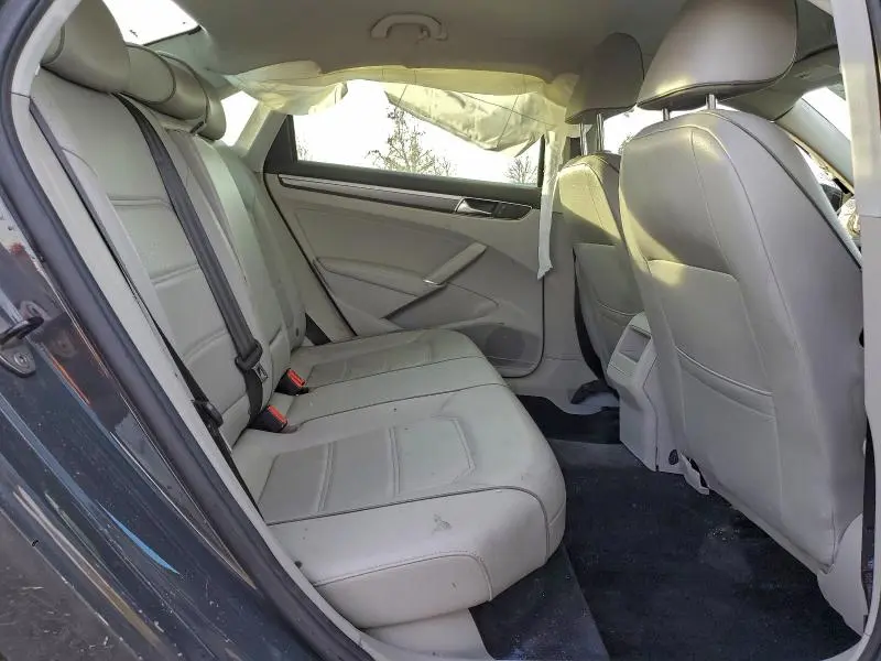 2017 VOLKSWAGEN PASSAT R-LINE  