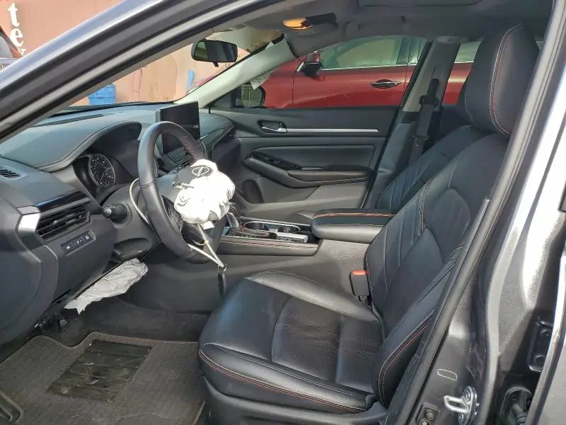 2024 NISSAN ALTIMA SR  