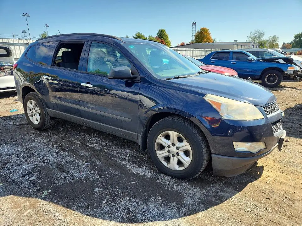 2011 CHEVROLET TRAVERSE LS  