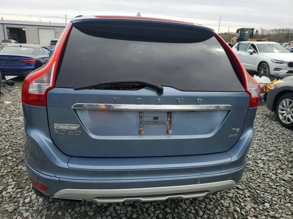 2017 VOLVO XC60 T6 DYNAMIC  